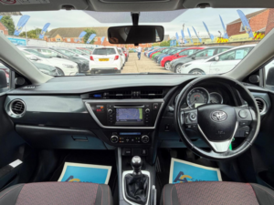 2013 Toyota Auris 1.6 V-Matic Sport Euro 5 5dr in Blue — image 2