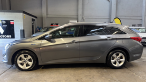 2014 Hyundai I40 1.7 Crdi Blue Drive Style Diesel Silver Estate 5dr 1 Owner+low Tax+satnav in Silver — image 2