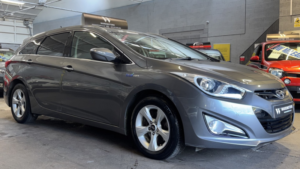 2014 Hyundai I40 1.7 Crdi Blue Drive Style Diesel Silver Estate 5dr 1 Owner+low Tax+satnav in Silver — image 4