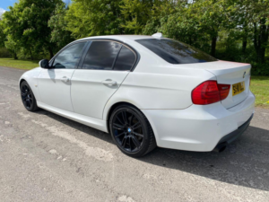 2011 BMW 3 Series 2.0 318i Sport Plus Edition Euro 5 (s/s) 4dr in White — image 4