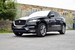 2016 Jaguar F-Pace 2.0 F-Pace R-Sport AWD D Auto 4WD 5dr in Black — image 3