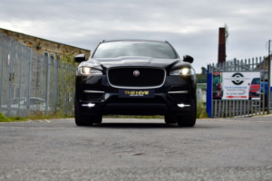 2016 Jaguar F-Pace 2.0 F-Pace R-Sport AWD D Auto 4WD 5dr in Black — image 4