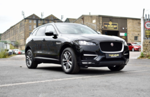 2016 Jaguar F-Pace 2.0 F-Pace R-Sport AWD D Auto 4WD 5dr in Black — image 5