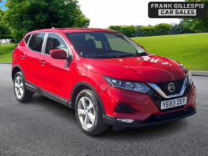 2019 Nissan Qashqai 1.3 Dig-T Acenta Premium Euro 6 (s/s) 5dr in Red — image 3