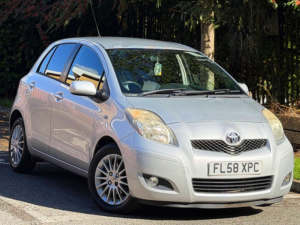 2009 Toyota Yaris 1.4 D-4d Sr Hatchback 5dr Diesel Manual (119 G/km, 88 Bhp) in Silver — image 3