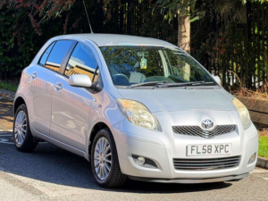 2009 Toyota Yaris 1.4 D-4d Sr Hatchback 5dr Diesel Manual (119 G/km, 88 Bhp) in Silver — image 4