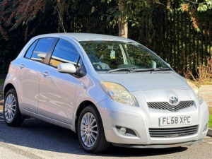 2009 Toyota Yaris 1.4 D-4d Sr Hatchback 5dr Diesel Manual (119 G/km, 88 Bhp) in Silver — image 6
