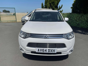2014 Mitsubishi Outlander 2.0h 12kwh Gx4hs CVT 4WD Euro 5 (s/s) 5dr in White — image 2
