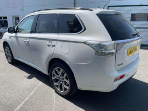 2014 Mitsubishi Outlander 2.0h 12kwh Gx4hs CVT 4WD Euro 5 (s/s) 5dr in White — image 4