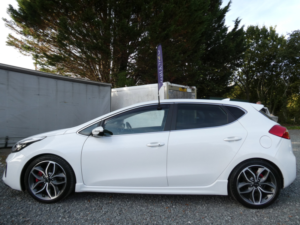 2017 Kia Ceed 1.6 T-Gdi Gt Hatchback 5dr Petrol Manual Euro 6 (201 Bhp) in White — image 6