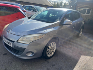 2009 Renault Megane 1.6 16v Extreme Euro 4 5dr in Blue — image 2