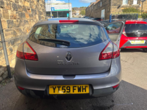 2009 Renault Megane 1.6 16v Extreme Euro 4 5dr in Blue — image 3
