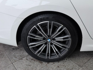 2021 BMW 3 Series 2.0 318i M Sport Auto Euro 6 (s/s) 4dr in White — image 5