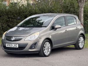 2013 Vauxhall Corsa 1.4 16v Se in Brown — image 3