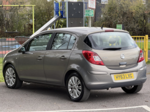 2013 Vauxhall Corsa 1.4 16v Se in Brown — image 6