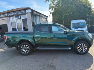 2018 Nissan Navara 2.3 Dci Tekna Pickup Double Cab 4dr Diesel Auto 4WD Euro 6 (190 Ps) in Green — image 4
