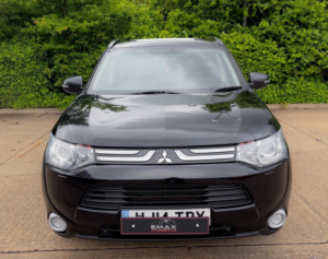 2014 Mitsubishi Outlander 2.2 Di-D Gx4 Auto 4WD Euro 5 (s/s) 5dr in Black — image 2