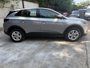 2020 Vauxhall Grandland X 1.5 Turbo D Blueinjection Se in Grey — image 2
