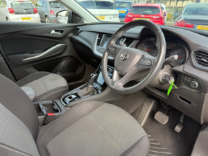 2019 Vauxhall Grandland X 1.2 Turbo Se SUV 5dr Petrol Auto 8spd Euro 6 (s/s) (130 Ps) in Grey — image 4
