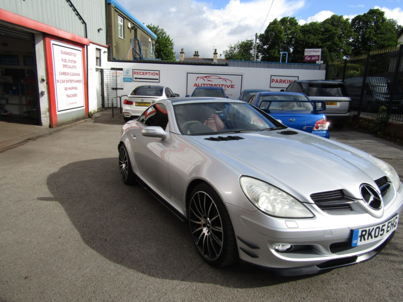 2005 Mercedes-Benz Slk 3.5 Slk350 in Silver — image 1