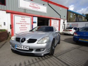 2005 Mercedes-Benz Slk 3.5 Slk350 in Silver — image 4