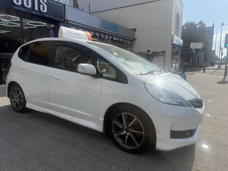2012 Honda Jazz 1.4 I-Vtec Si in White — image 1
