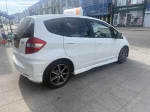 2012 Honda Jazz 1.4 I-Vtec Si in White — image 6