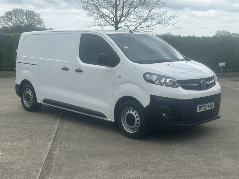 2022 Vauxhall Vivaro 1.5 Turbo D 2700 Dynamic in White — image 1