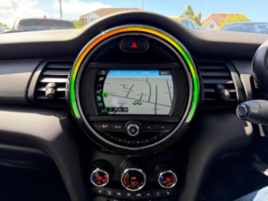2019 MINI Hatch 1.5 Cooper Classic Euro 6 (s/s) 5dr in Red — image 6