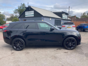 2018 Land Rover Range Rover Velar 2.0 D180 R-Dynamic Se SUV 5dr Diesel Auto 4WD Euro 6 (s/s) (180 Ps) in Black — image 5