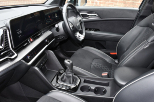 2025 Kia Sportage 1.6 T-Gdi Mhev Gt-Line SUV 5dr Petrol Hybrid Manual Euro 6 (s/s) (157 Bhp) in Silver — image 4