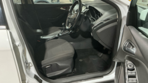 2015 Ford Focus 1.0 T Ecoboost Titanium White 5dr Low Tax+satnav+cruise+9 Stamps in White — image 5