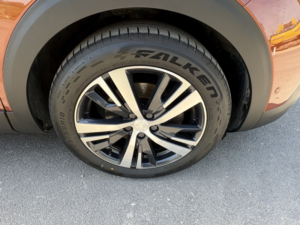 2018 Peugeot 3008 1.5 Bluehdi Allure in Bronze — image 5
