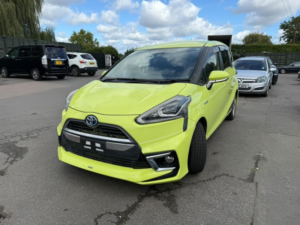 2015 Toyota Sienta in Yellow — image 2