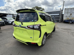 2015 Toyota Sienta in Yellow — image 3