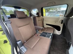 2015 Toyota Sienta in Yellow — image 5