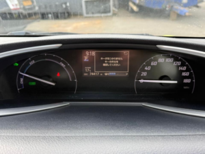 2015 Toyota Sienta in Yellow — image 6