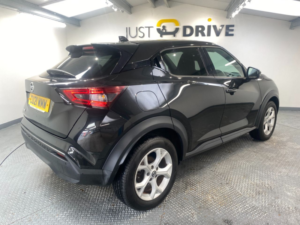 2021 Nissan Juke 1.0 Dig-T N-Connecta SUV 5dr Petrol Manual Euro 6 (s/s) (114 Ps) in Black — image 5