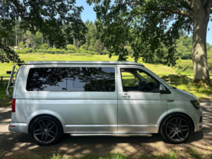 2017 Volkswagen Transporter 2.0 Tdi T28 Bluemotion Tech Highline Panel Van 5dr Diesel Manual Fwd Swb Euro 6 (s/s) (102 Ps) in Silver — image 2