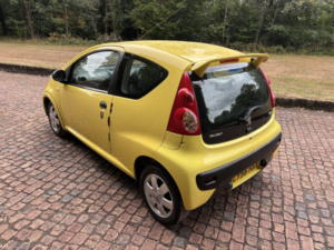 2006 Peugeot 107 1.0 12v Urban Lite in Yellow — image 2