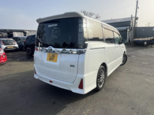 2016 Toyota Voxy 80 Series in White — image 5