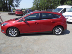 2016 Ford Focus 1.0t Ecoboost Titanium Euro 6 (s/s) 5dr in Red — image 5