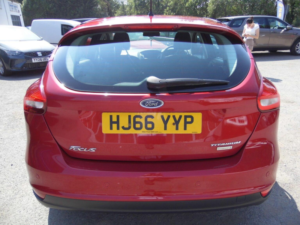 2016 Ford Focus 1.0t Ecoboost Titanium Euro 6 (s/s) 5dr in Red — image 6