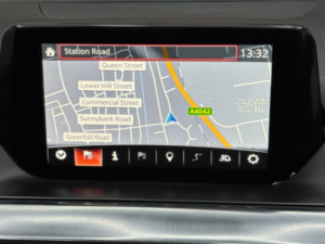 2016 Mazda Mazda6 2.2 Skyactiv-D Se-L Nav in White — image 6