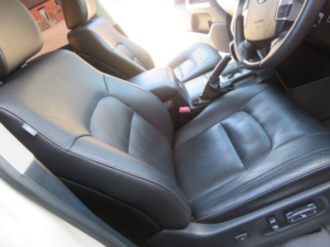 2015 Toyota Land Cruiser 4.6 V8 Zx J200 in White — image 3