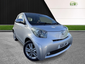 2011 Toyota Iq 1.3 Dual Vvt-I 3 in Silver — image 4