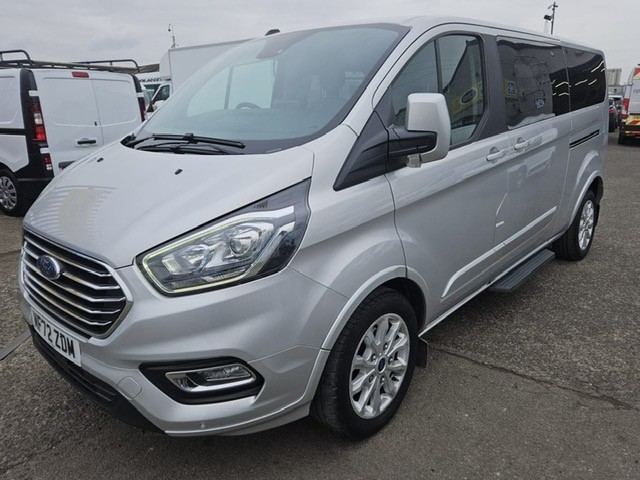 2022 Ford Tourneo Custom 2.0 Tourneo Custom Titanium Bus M1 320 L2 2.0l Ecoblue 130ps Fwd 6 Speed Manual in Silver — image 1