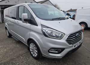 2022 Ford Tourneo Custom 2.0 Tourneo Custom Titanium Bus M1 320 L2 2.0l Ecoblue 130ps Fwd 6 Speed Manual in Silver — image 3