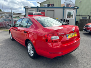 2014 Skoda Octavia 1.2 Tsi S Euro 5 (s/s) 5dr in Red — image 4