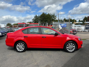2014 Skoda Octavia 1.2 Tsi S Euro 5 (s/s) 5dr in Red — image 6